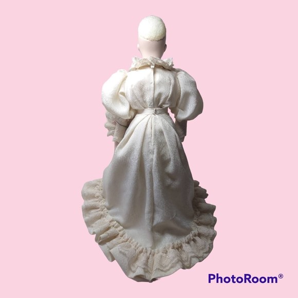 Victorian Bride Porcelain Doll J. Merkel Signed 1986 Approx. 15" Tall Stands - Picture 3 of 16
